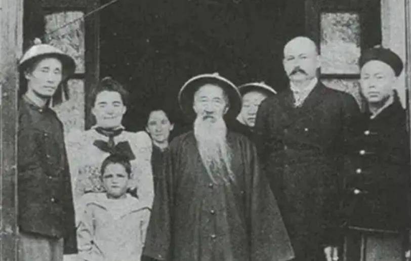 晚清名臣张之洞:63岁晚来得子乐开花,长大后儿子却成卖国贼