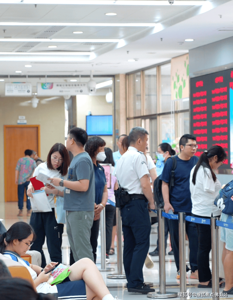 1余万件!直击南海入户办理现场