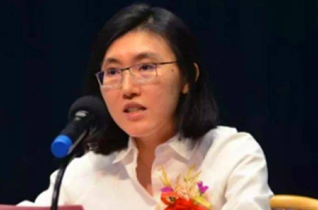 福建首富中年丧子,花费10亿纪念,女儿撑起家业,成为福建女首富_许世辉