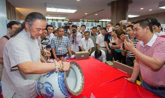 文物专家发明"量子鉴定技术",随后鉴定兰亭序,显示价值5亿元