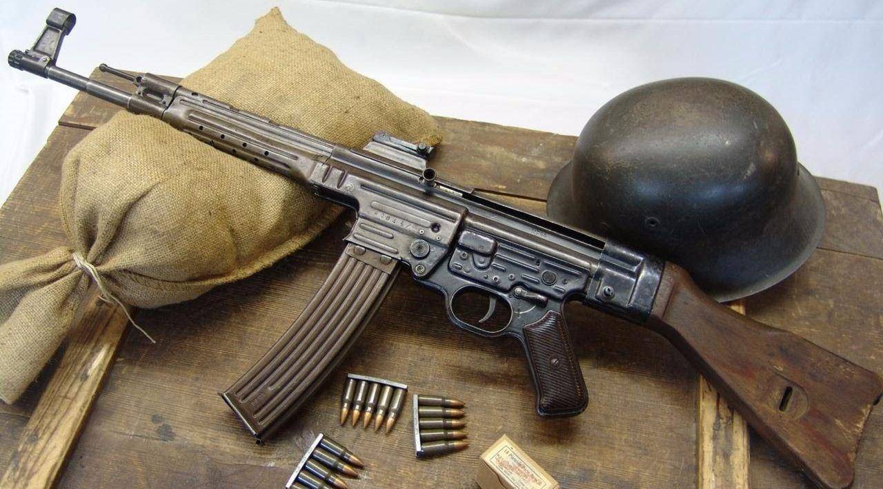 mp44突击步枪第二次世界大战在一方面给全世界带来了无尽的毁灭和