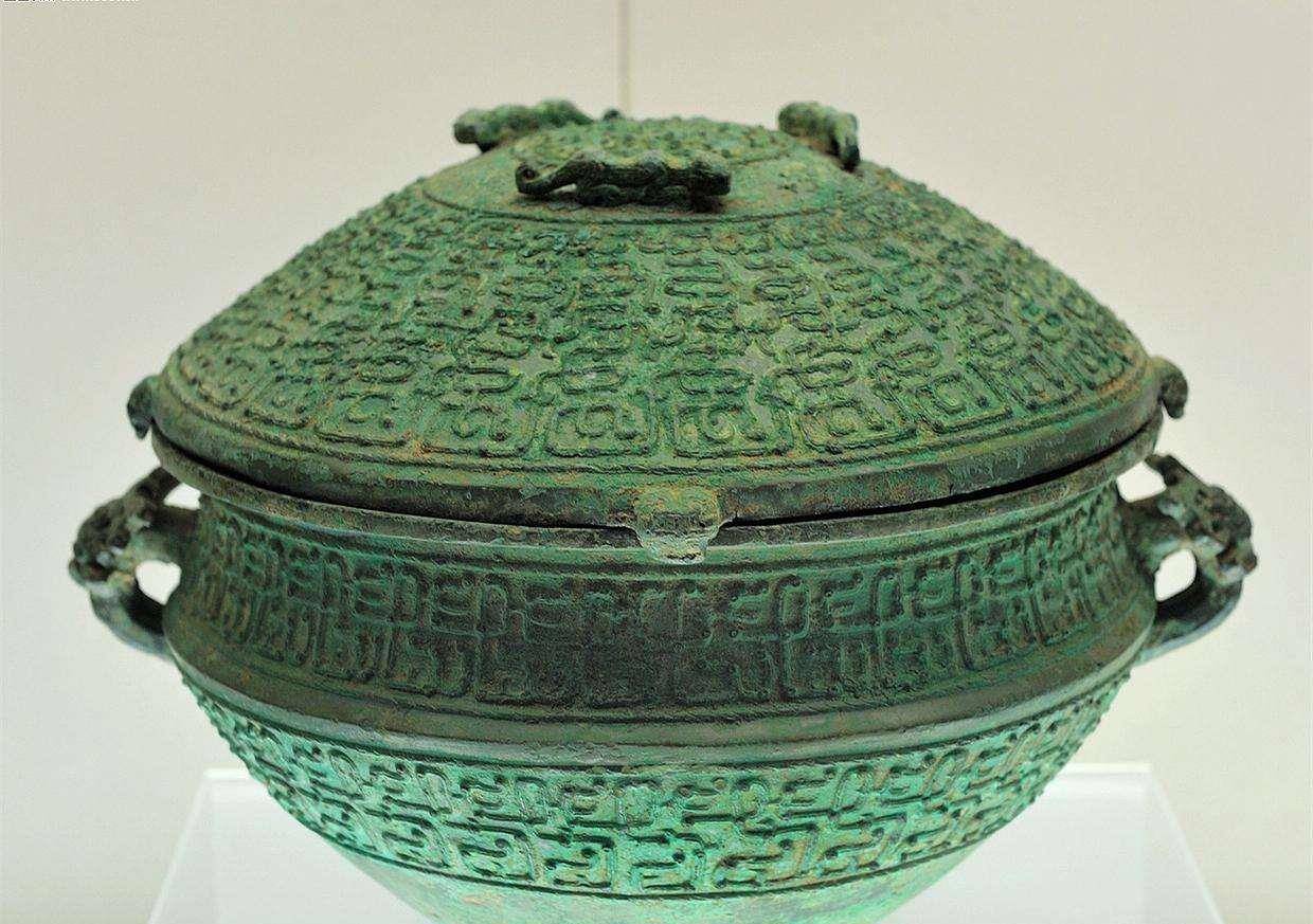 此文物刚刚送入博物馆时,惨不忍睹,16年修复才如此美丽