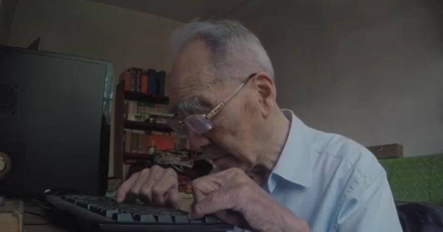 许渊冲86岁患癌,医生断言活不过七年,至今已百岁,依旧笔耕不辍