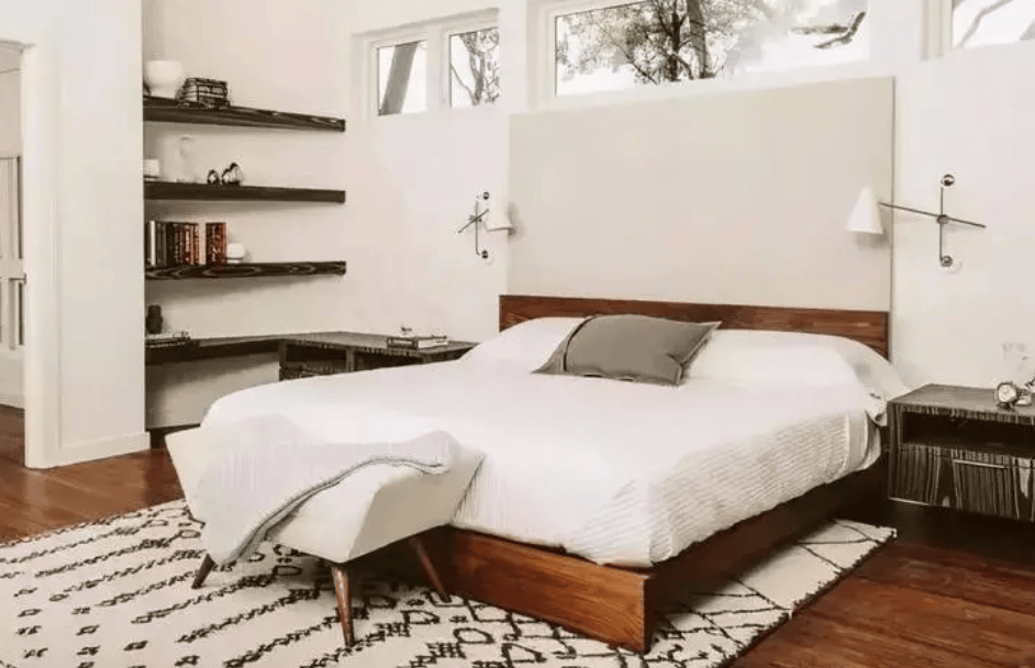 老人说"床靠两面墙,家人遭病秧",床不能靠哪两面墙?