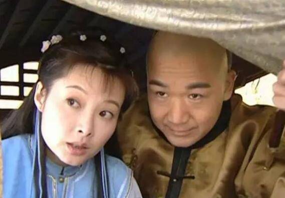 电视剧中纪晓岚风趣幽默,但真实的纪晓岚不仅不如和珅,还很好色