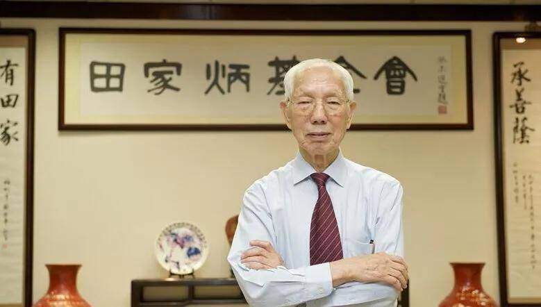 这世界,总有些人在默默奉献_田家炳_张晓林_时代