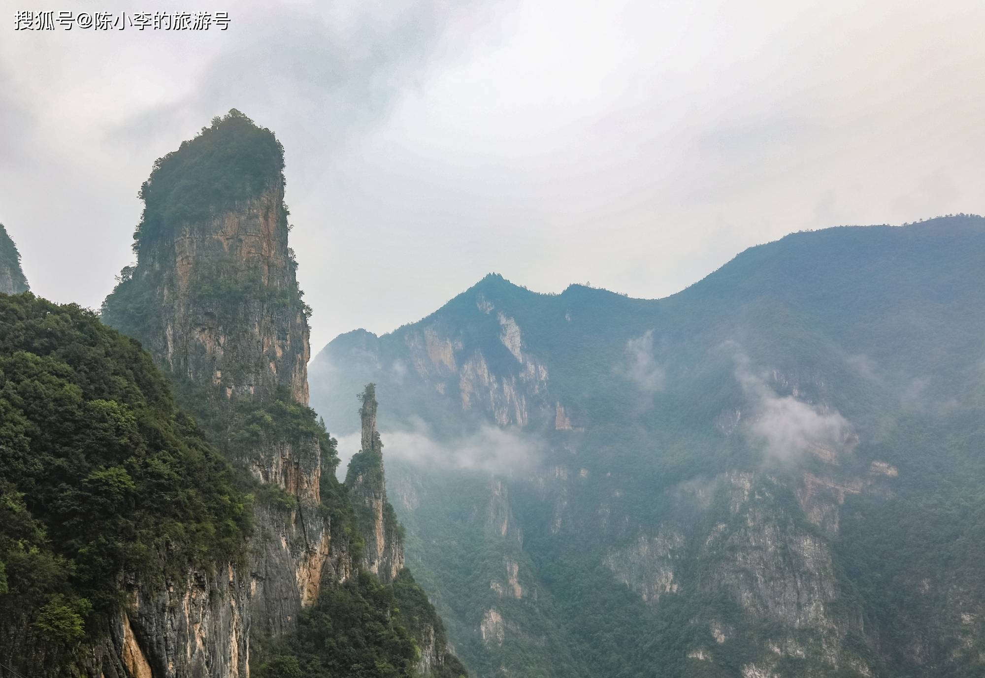 神女峰图片近景图片