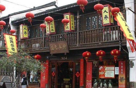 夏日杭州河坊街,古韵与现代交融的旅游胜地