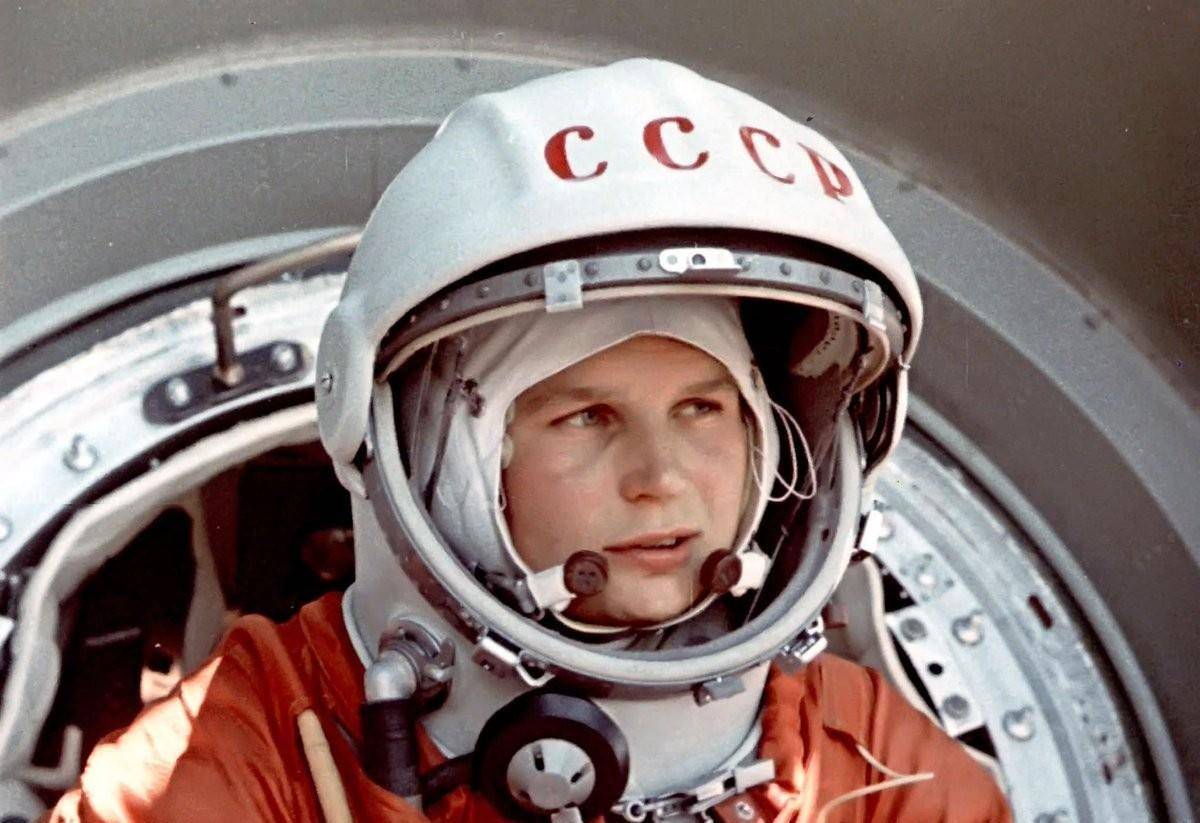 轨道对接等技术,并成功建造了全球第一座可供宇航员长期居住和工作的