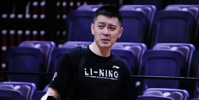 杨鸣即将亮相新岗位,球迷期待与老搭档合作,或再次戴总冠军戒指出席