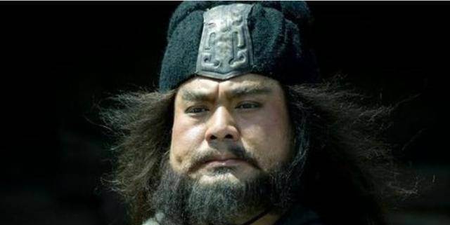 张飞要求三天凑齐十万件白旗白甲,否则就杀头,怎么样才能做到?