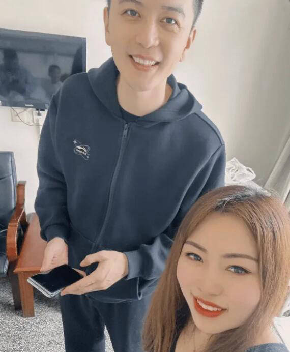 杨鸣探望辽篮忠实球迷:振奋的三句话与暖心举动