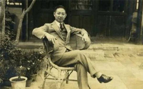 王明华:家产给福芝芳,婚戒给孟小冬,爱情争夺的背后,她不可怜