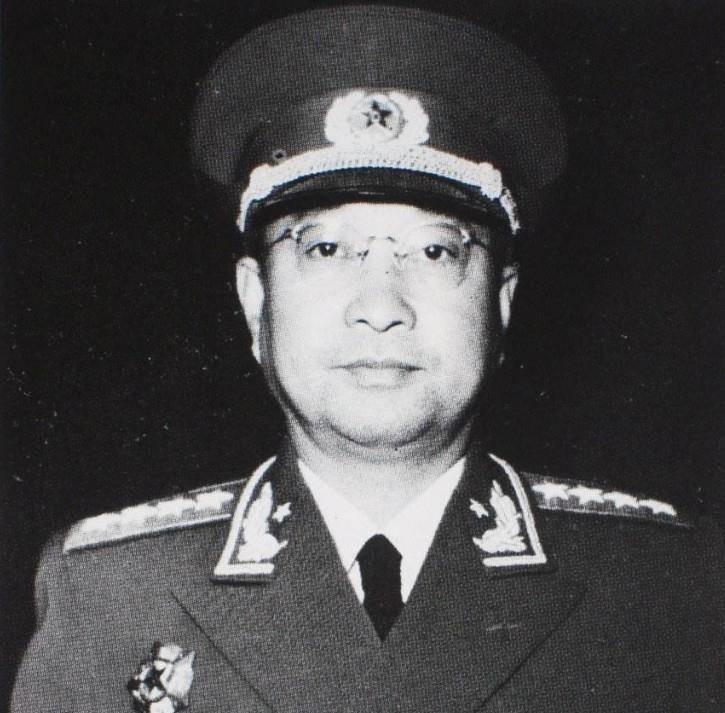 革命年代,哪两位将领,既毕业于黄埔军校,又就读于苏联名校