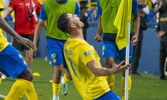 利雅得双雄胜利,c罗双响创纪录,本泽马进球数惨淡