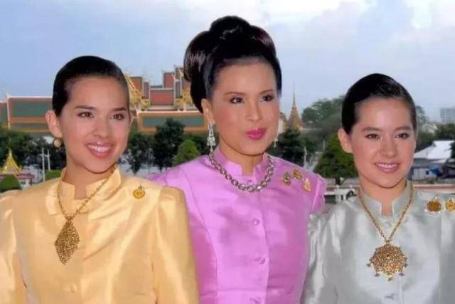 她是泰国王室长公主,远嫁海外惨遭抛弃,04年海啸失去唯一儿子_乌汶叻