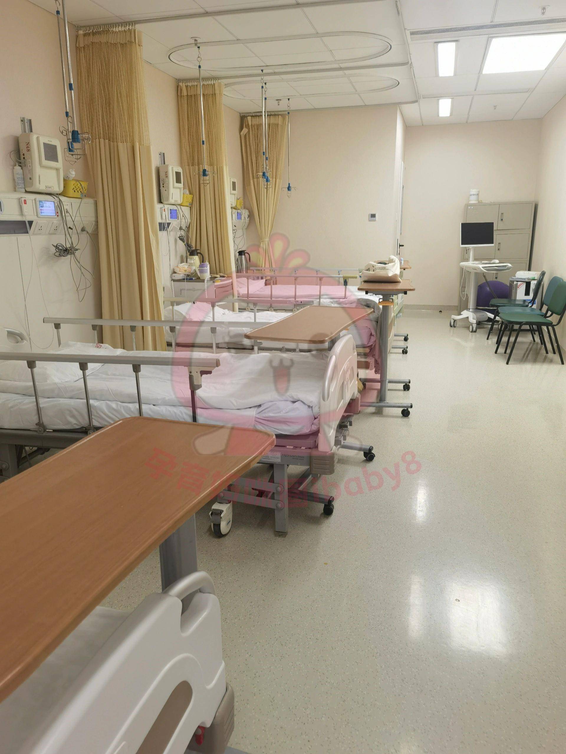 待产室:待产室是4人间,在产房的正对面,生完会有护理员把产妇和私人