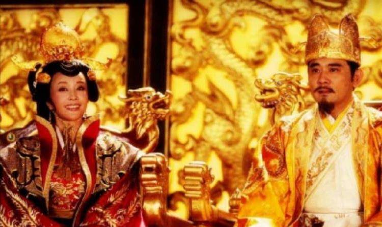 此后数年,武则天的两个儿子李显和李旦先后即位称帝.