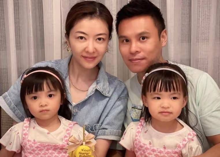 熊黛林女儿双胞胎满6岁,妹妹颜值逆袭,高姐姐半个头