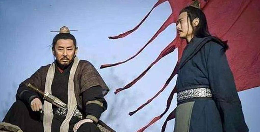 项羽死后,刘邦立刻杀了个恩人,赏了个仇人,换来汉朝400年江山