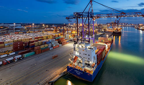 客户在电商平台完成销售后再将商品送达到海外的一种物流运输模式