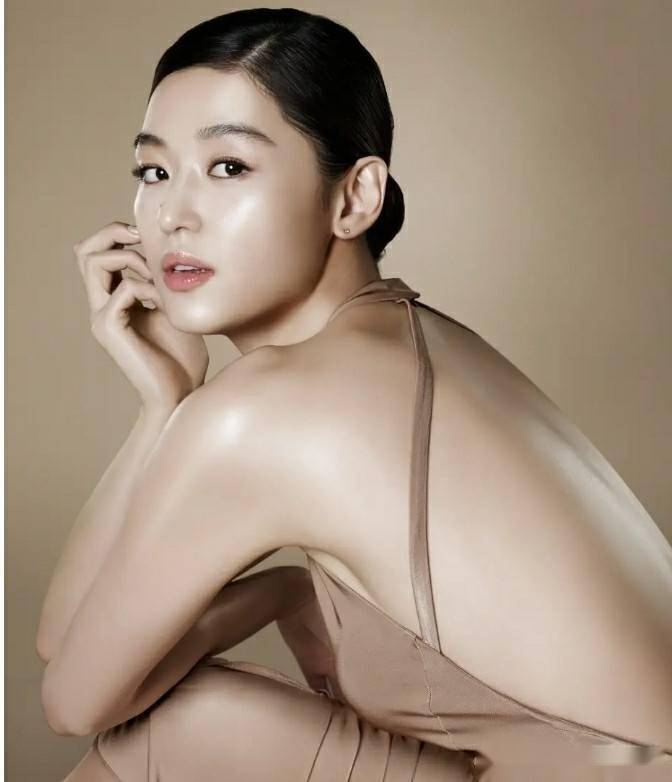 全智贤写真,36岁女神的性感与才华,野蛮女友的魅力让人这谁顶得住!