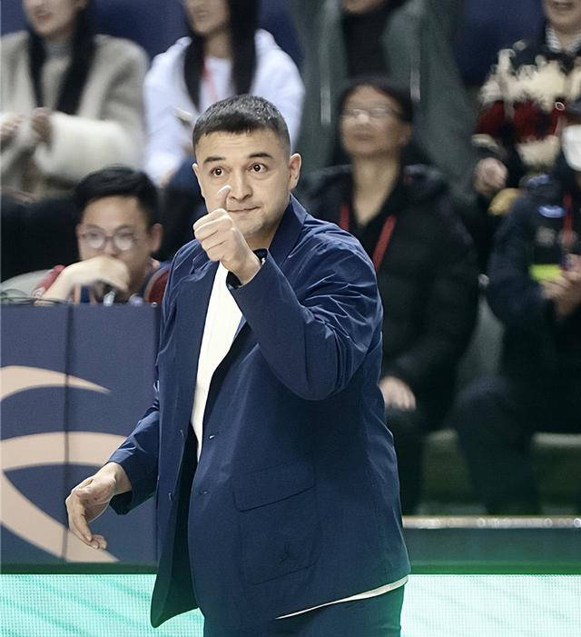 贝西诺维奇重返同曦,与西热携手冲击季后赛