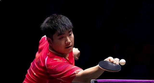 中国国乒瞬间变局,世界冠军突然退役_乒乓球场_选手_刘国梁