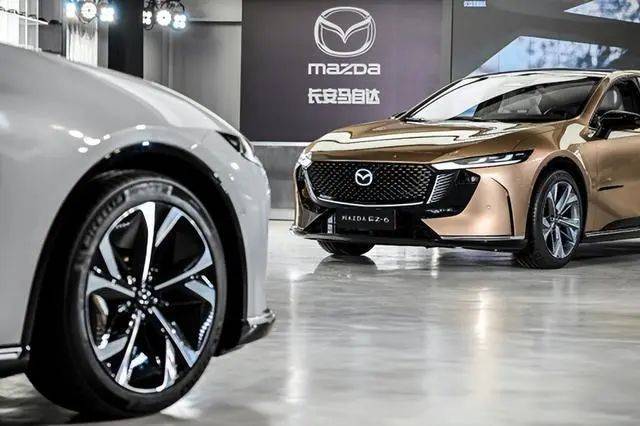 感,似乎唤醒了车的生命,在变化万千的潮流面前,依然保持着马自达品牌