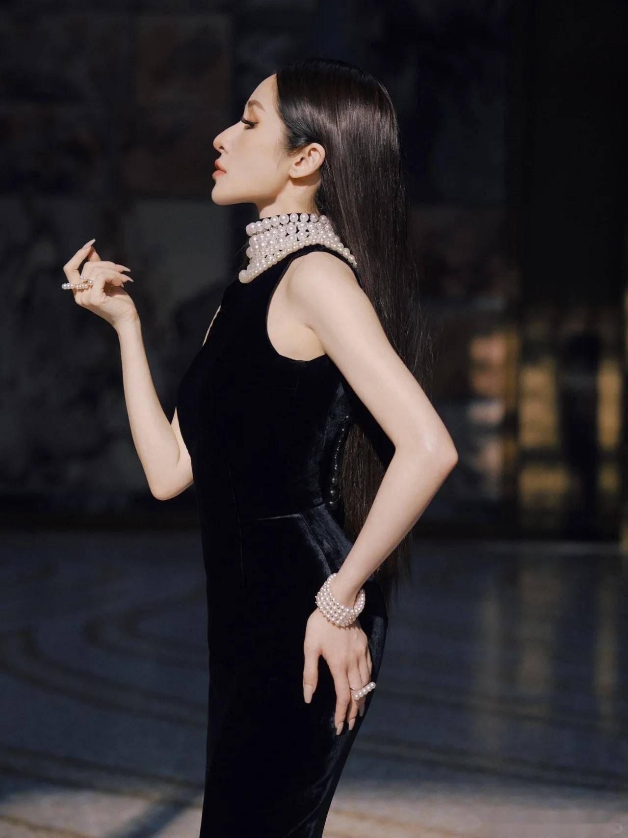 39岁萧亚轩性感写真集,才华与美貌齐飞,看图就知道这谁顶得住的魅力