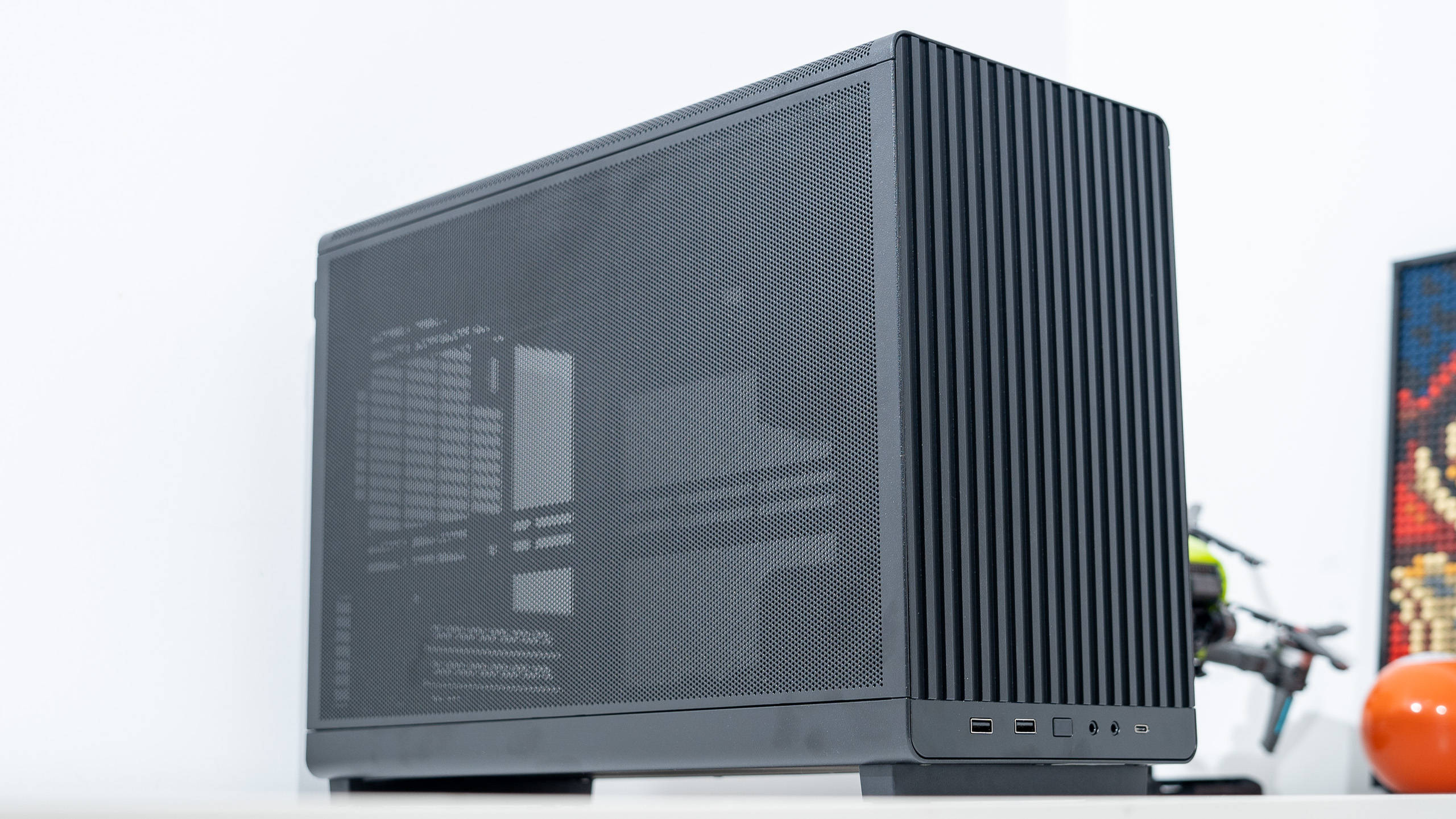 联力a3-matx机箱首发装机评测:华硕760m重炮手 索泰4080s pgf_主板_mm