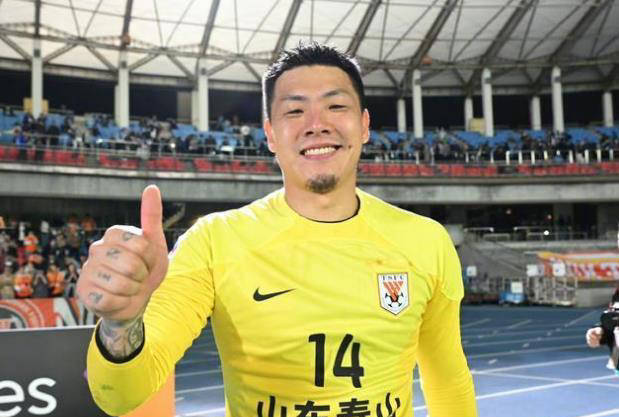 王大雷与山东鲁能续约三年,薪酬曝光,球迷期待