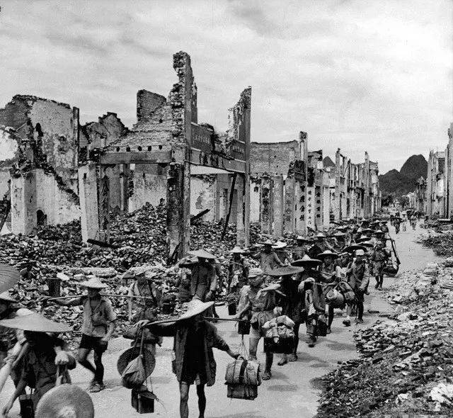 1945年8月,刚刚光复的桂林:整个城市只剩下断壁残垣