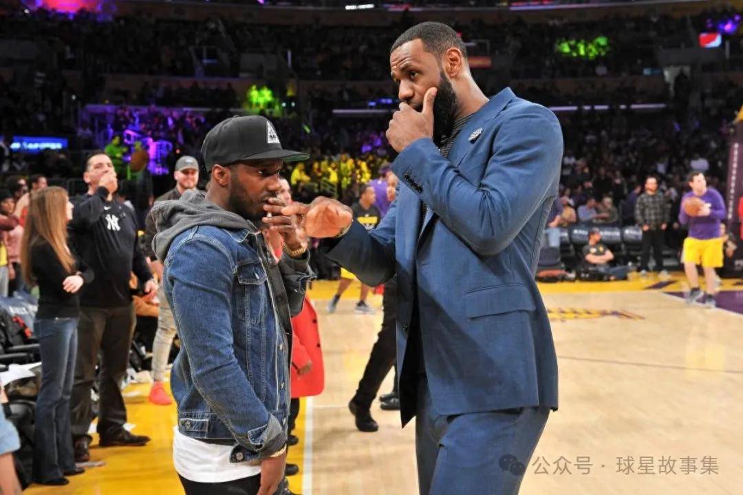 里奇-保罗在西决g2的连线直播中说道:"詹姆斯现在是自由球员,我和他