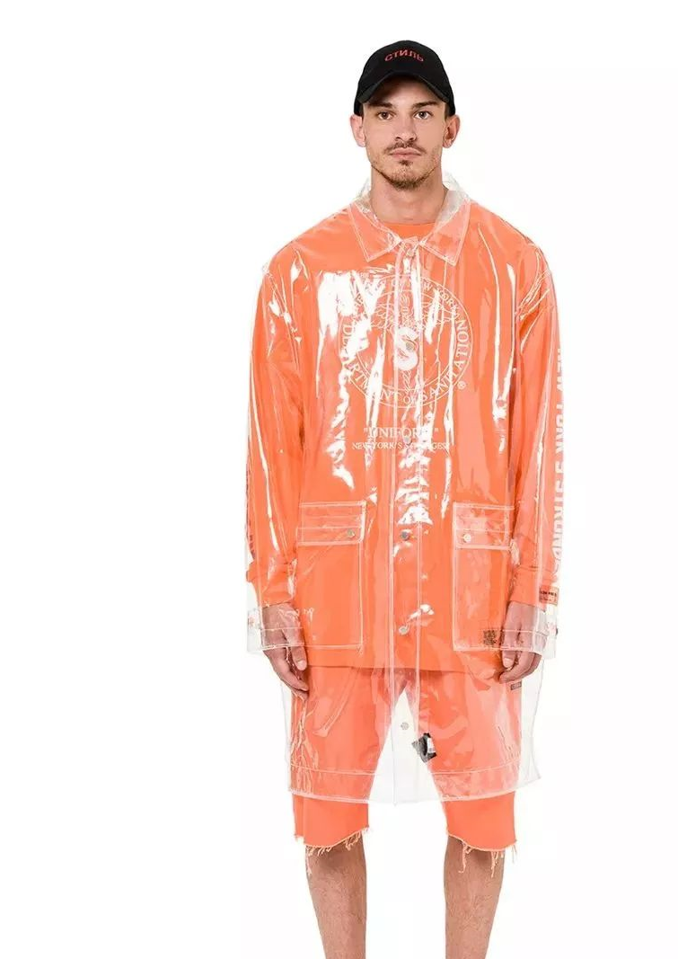 想要穿的潮,只要一件这种材质的单品就足够