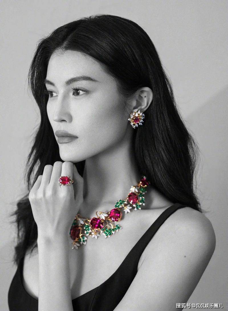 何穗,这身材是真的绝!