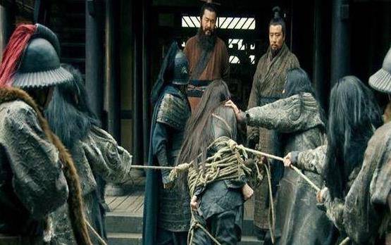 曹操杀吕布时,为何要先勒死他再斩首?为何多此一举呢?