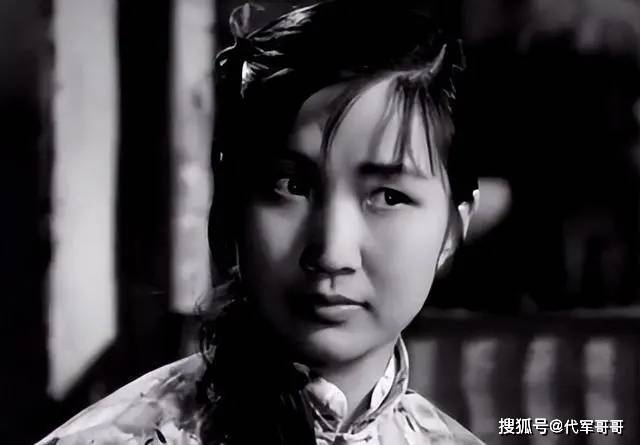 原来她早已去世!经历两段不幸婚姻,53岁离世两任老公都没出席葬礼