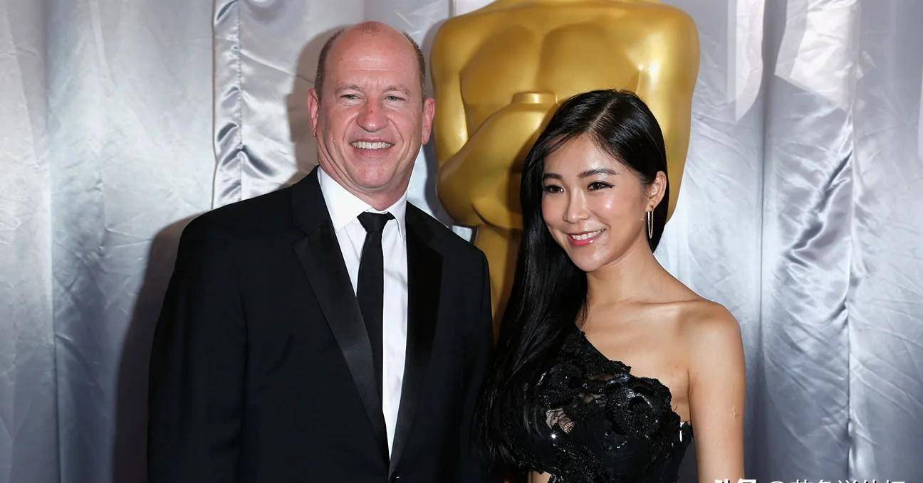 欧文,东契奇都老了,周玲安却一点没变,nba最美女记者名不虚传