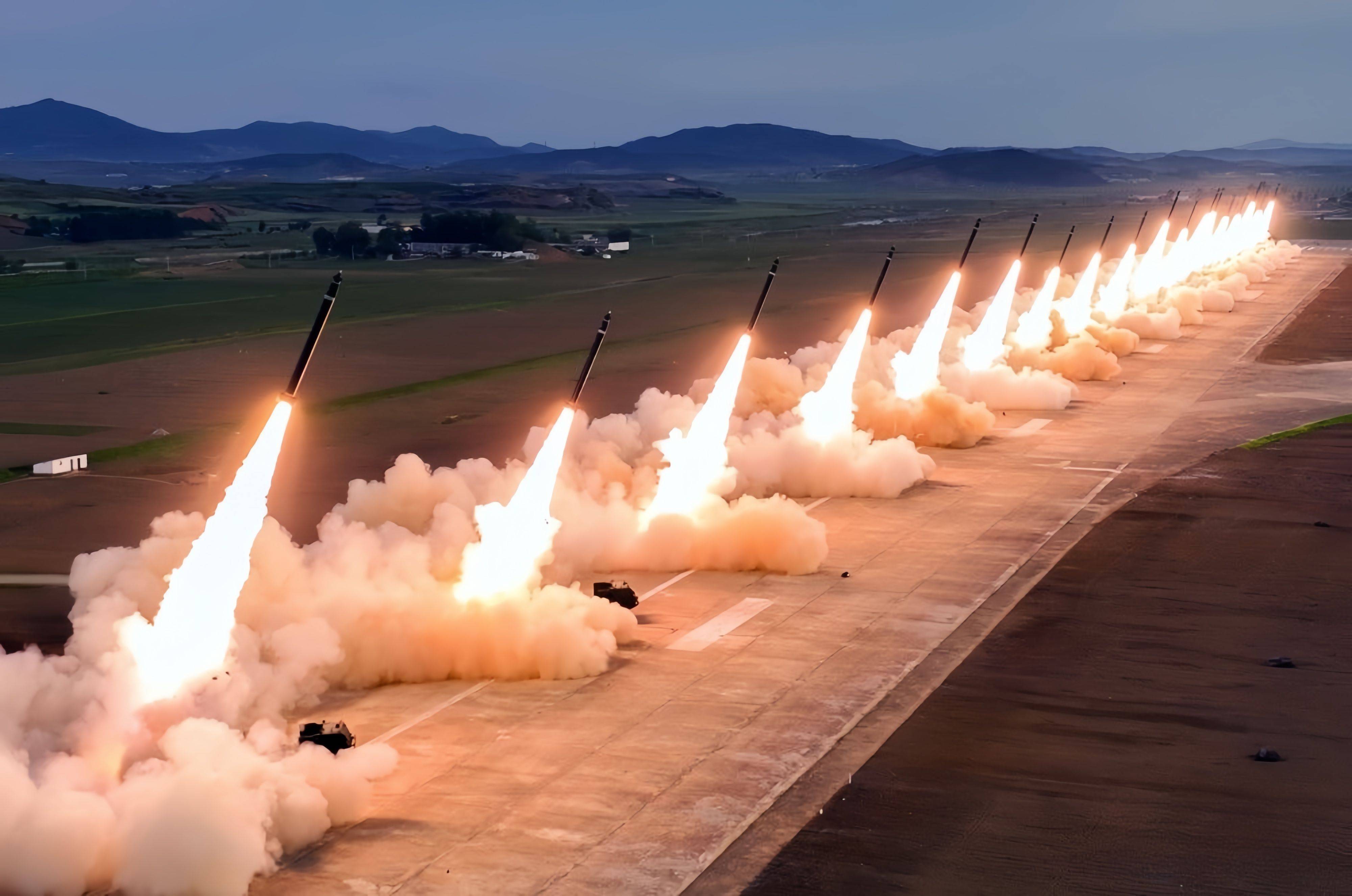 美韩近百架战机集结 朝鲜也不惯着 一口气刷了20个大火箭