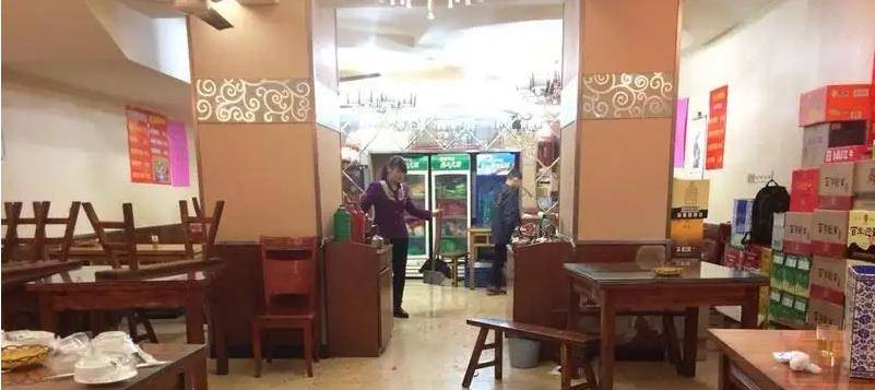 河南黑老大王红强:喝鹿血茅台酒,烧百元大钞,因自拍成为阶下囚_小张