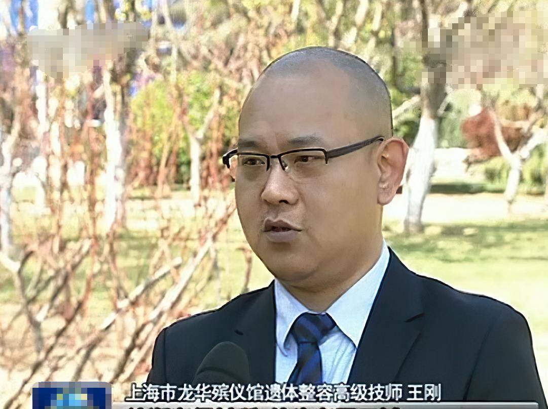 故事:19岁"消防战士"牺牲,只剩3块骨头,殡葬师17小时塑肉身