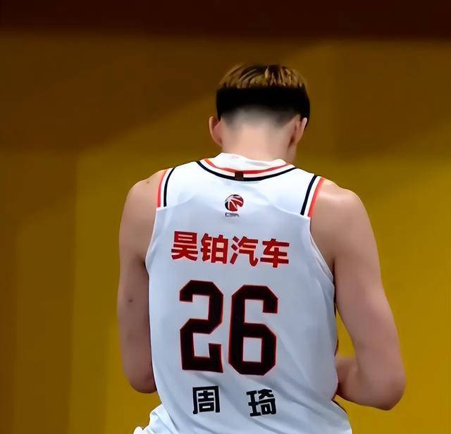 周琦即将加盟辽宁男篮,四连冠前景堪忧