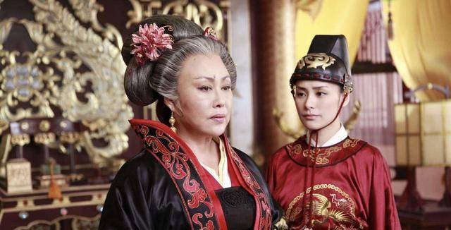 比武则天更早称帝的女性,一个女扮男装,一个农民起义领袖
