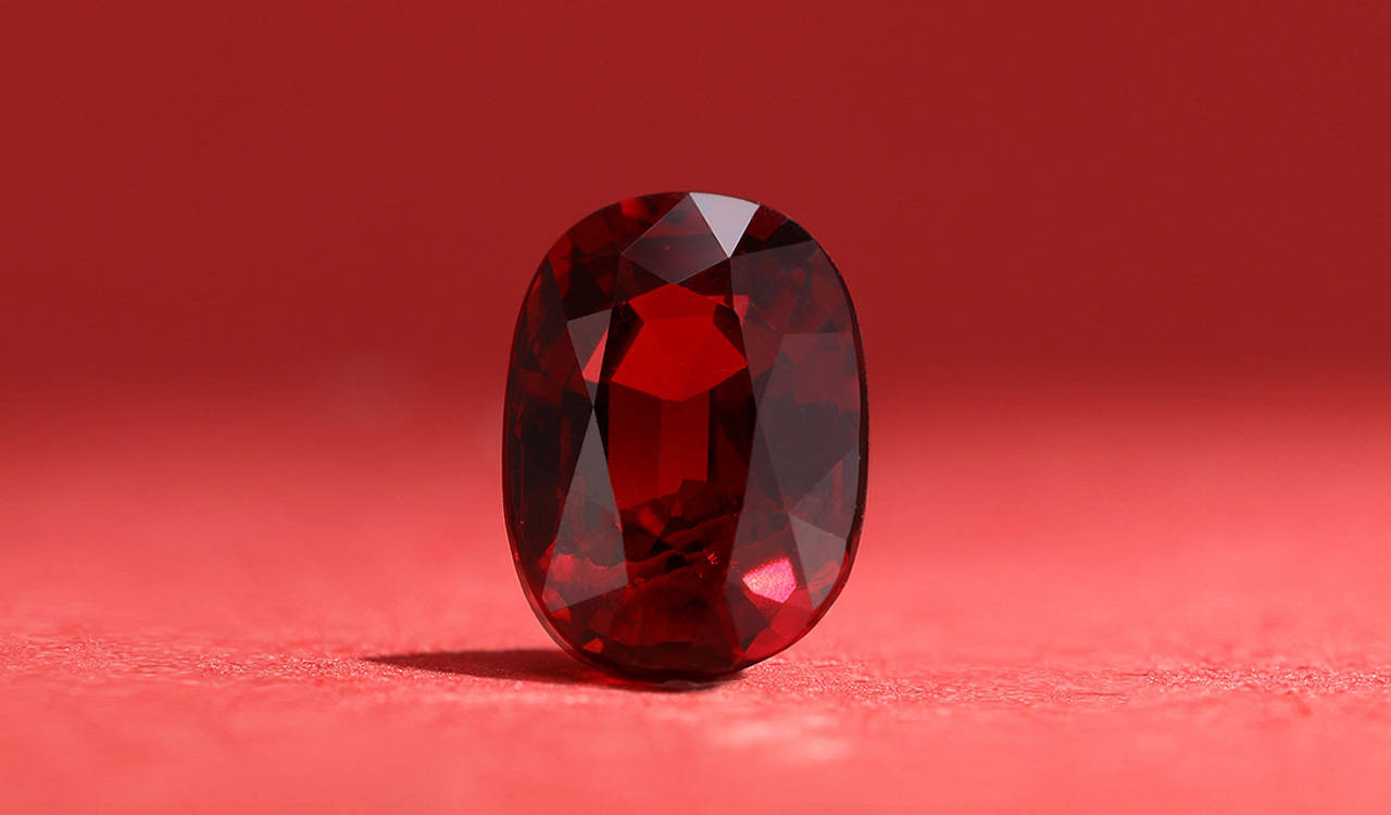 红宝石与蓝宝石两款高端彩宝 该如何选择?