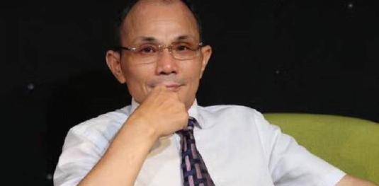 亚洲赌王一夜狂赚550万,却流落街头卖唱,多年后在出租屋中去世