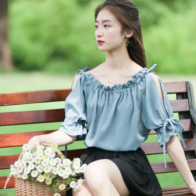 喇叭袖上衣能藏肉!