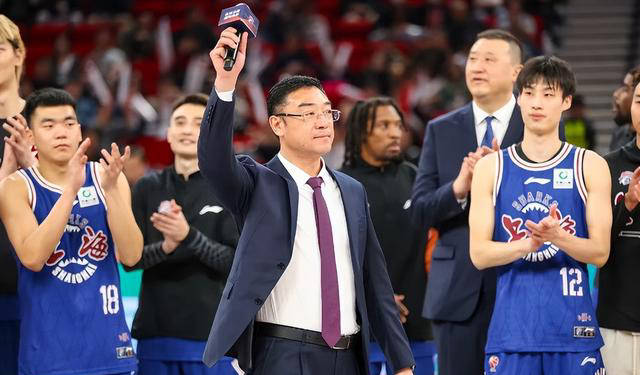 布莱克尼正式加盟上海男篮,刘鹏率队冲击前四目标