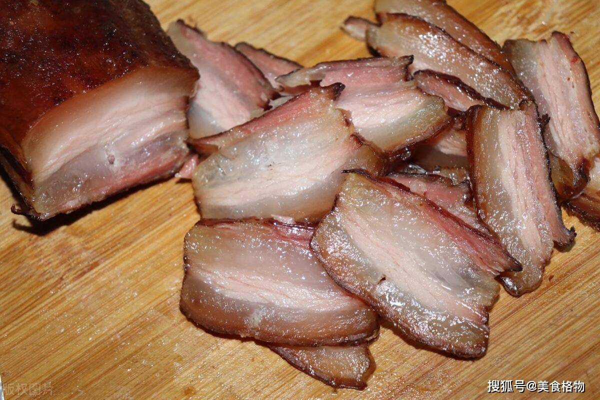 炒腊肉,最忌切片直接炒,多做2步,腊肉又香又嫩,不齁咸