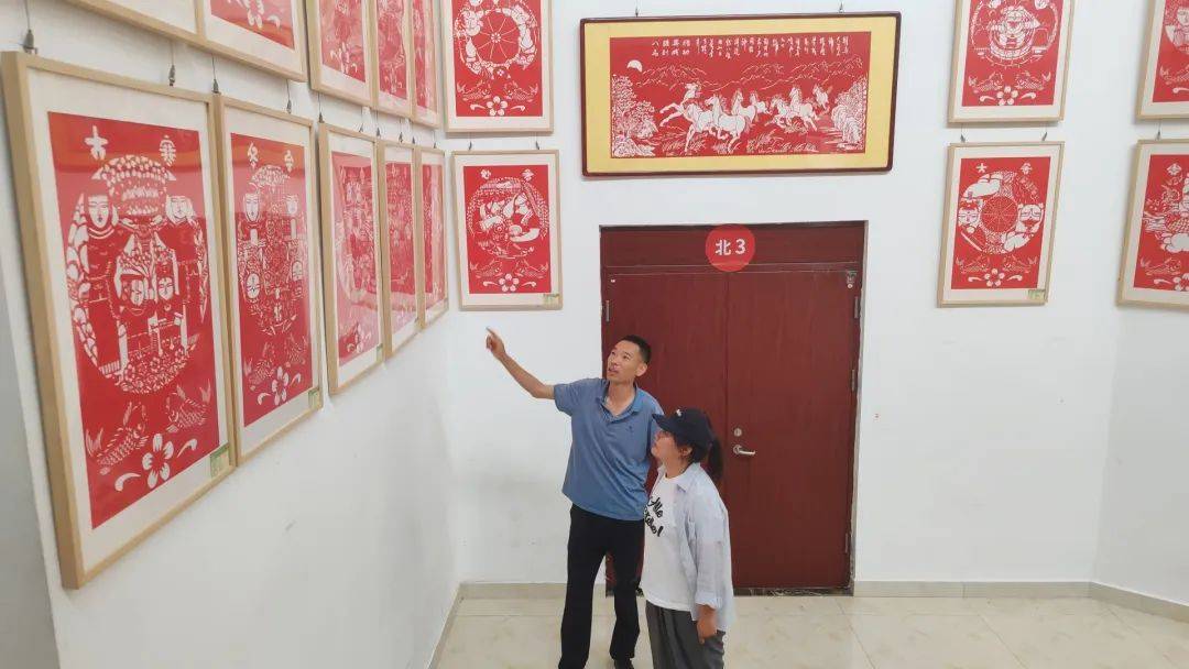 西藏南木林县跟岗干部来寿光市世纪小学交流学习